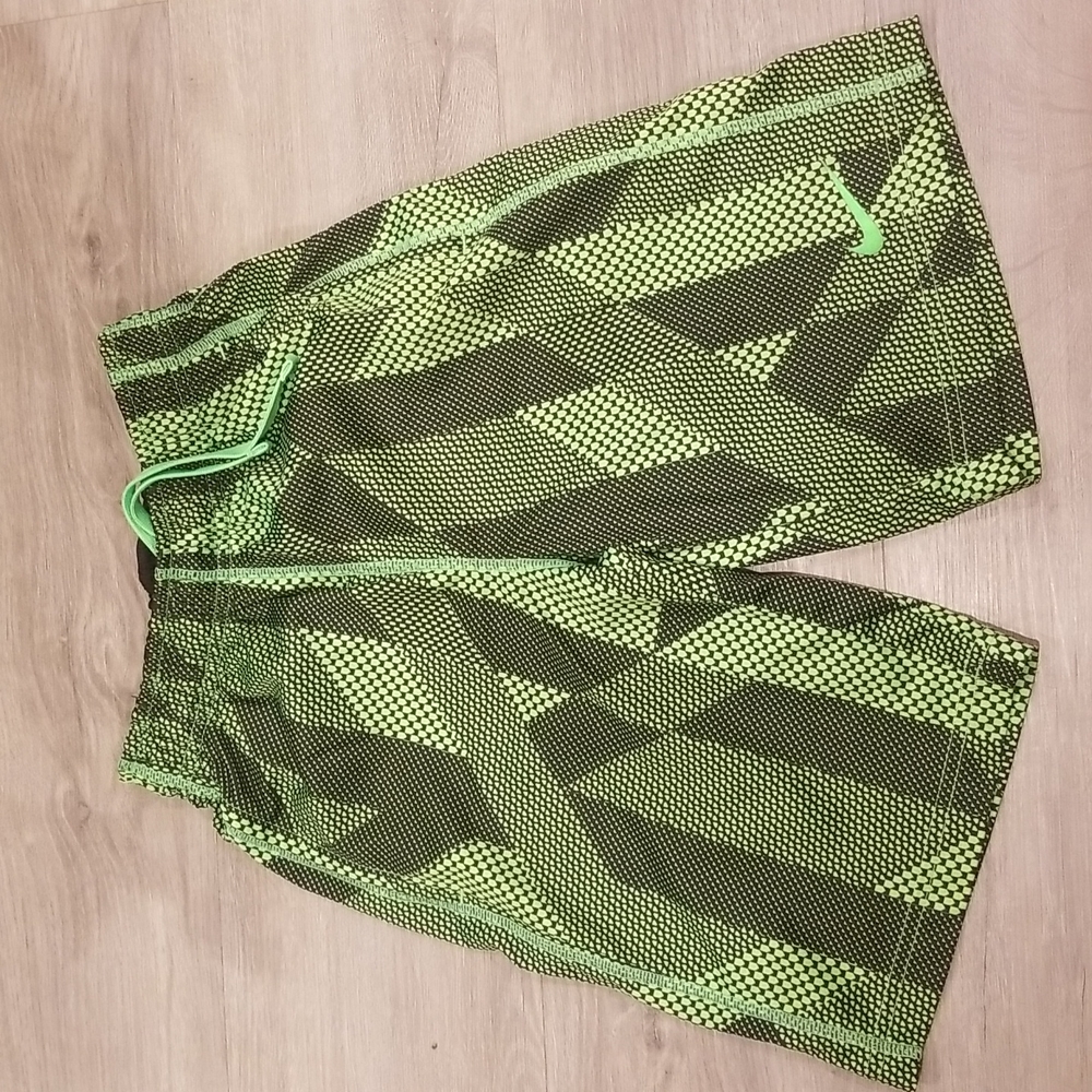 NIKE youth Dri-Fit basketball shorts size Small